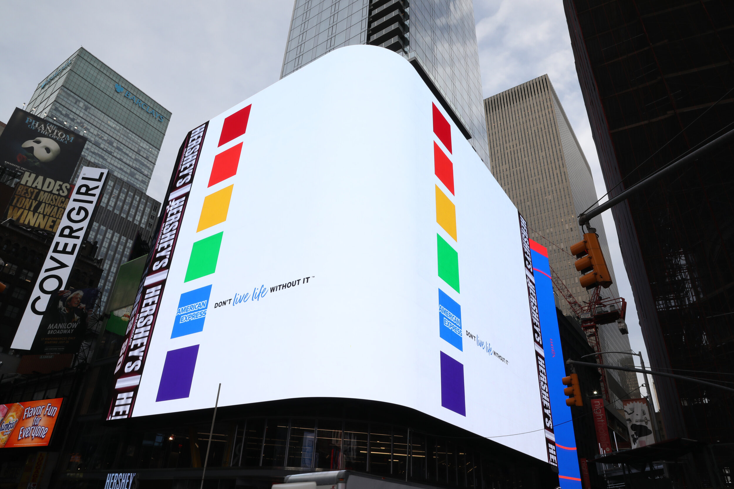 amex_pride_timessquare_animation_01